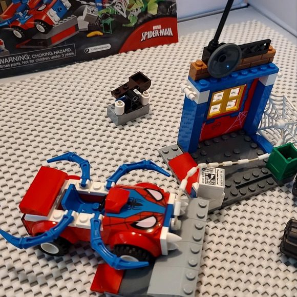 LEGO 10754 Juniors Spider-Man vs. Scorpion Street Showdown   Juniors10754Spiderman vs Scorpion Street ShowdownNo Minifigures, No box
